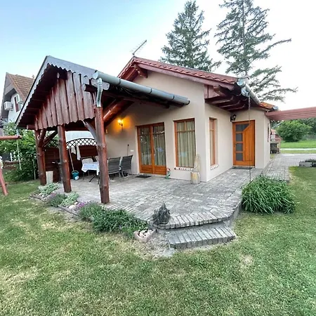 Mária 76 Appartamento Balatonkeresztúr